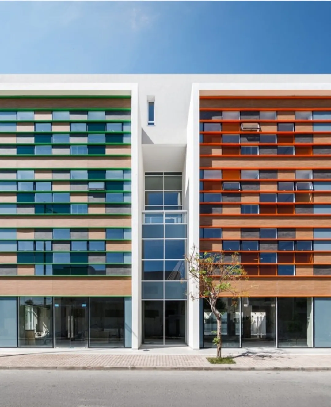 Bureau neuf  au centre médical vitalcube lac 2 Tunis 