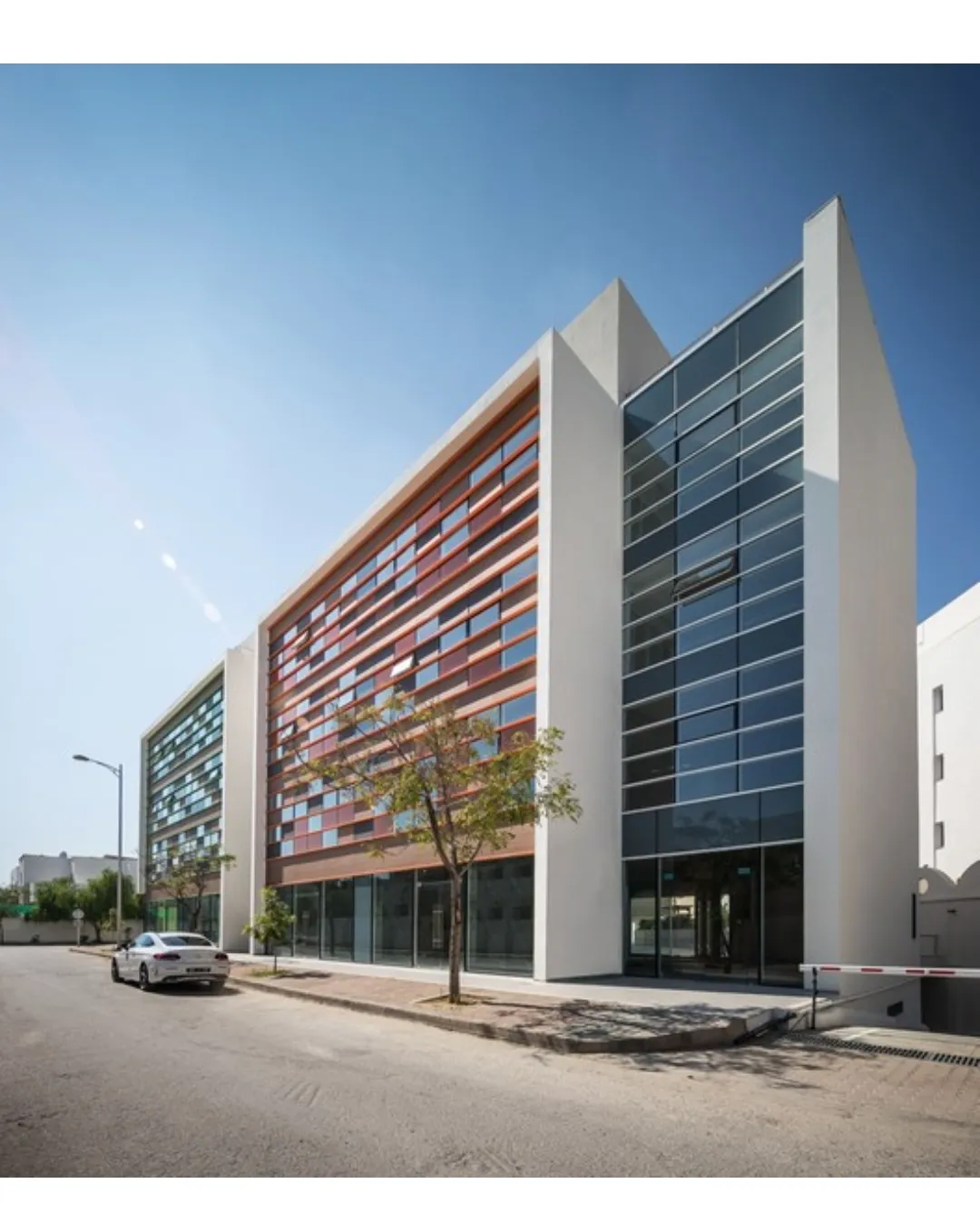 Bureau neuf  au centre médical vitalcube lac 2 Tunis 