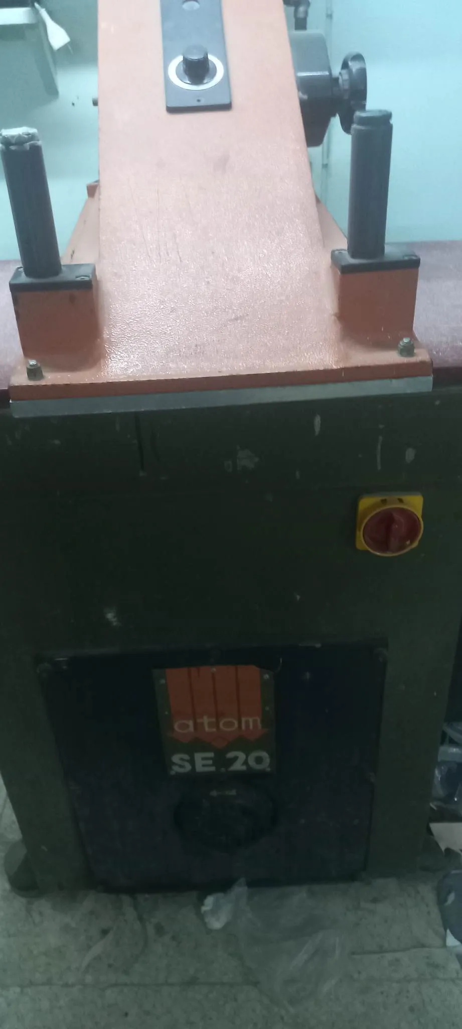 Atelier maroquinerie / chaussure complet à vendre – machines professionnelles (ATOM, PFAFF)