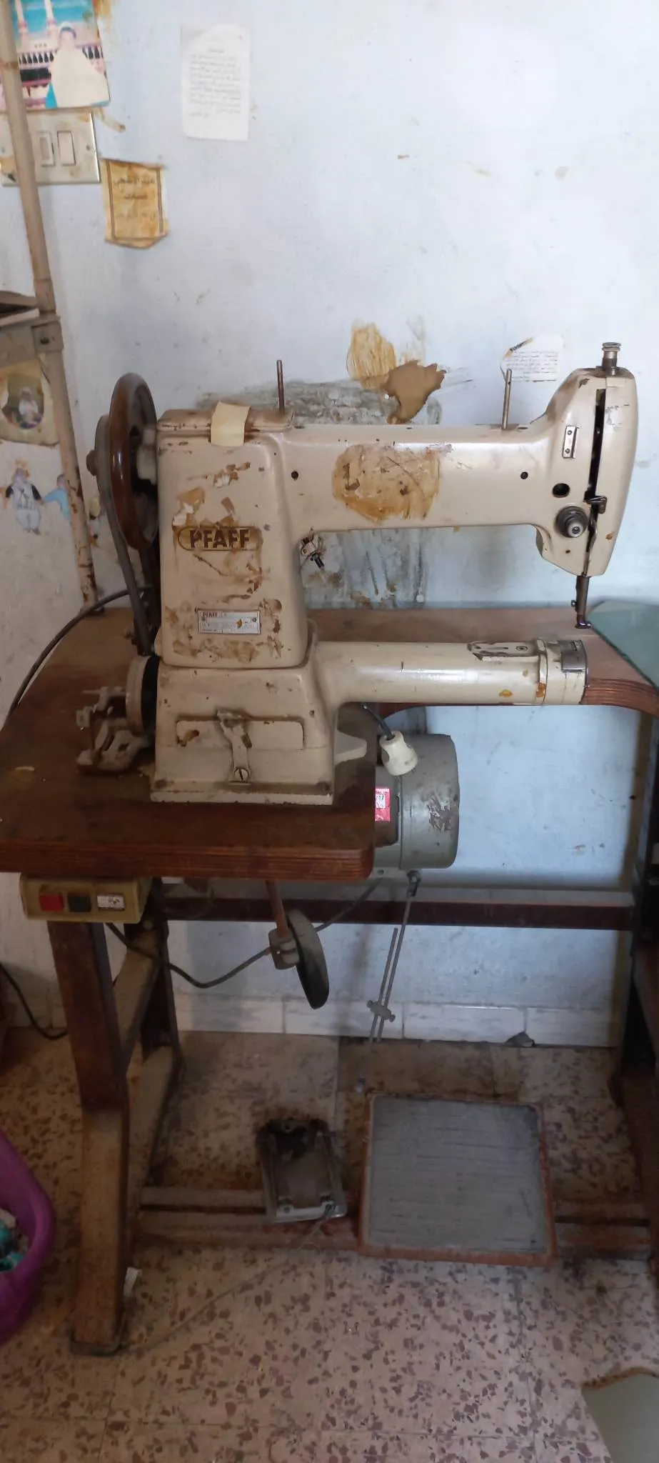 Atelier maroquinerie / chaussure complet à vendre – machines professionnelles (ATOM, PFAFF)