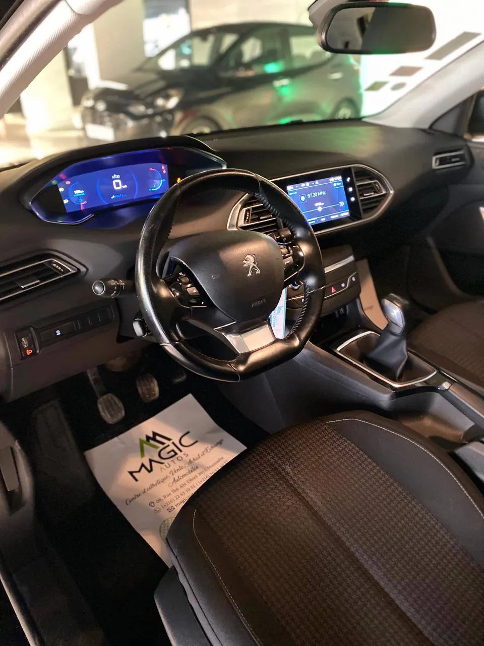 PEUGEOT 308