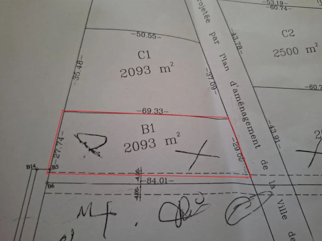 À Vendre : Terrain 2093 m² à Fouchena – Cité El Hidhab, emplacement stratégique, prix 350 DT/m²