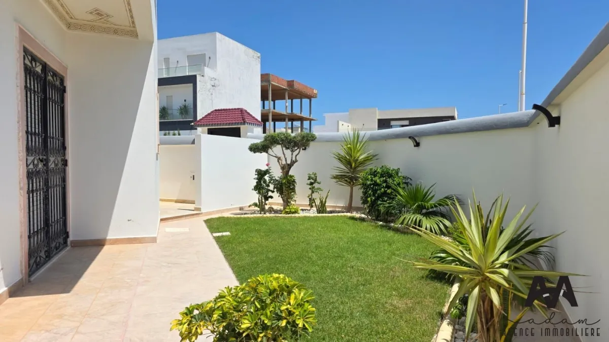 Villa de Style Américain avec Appartement Indépendant et Vue Mer