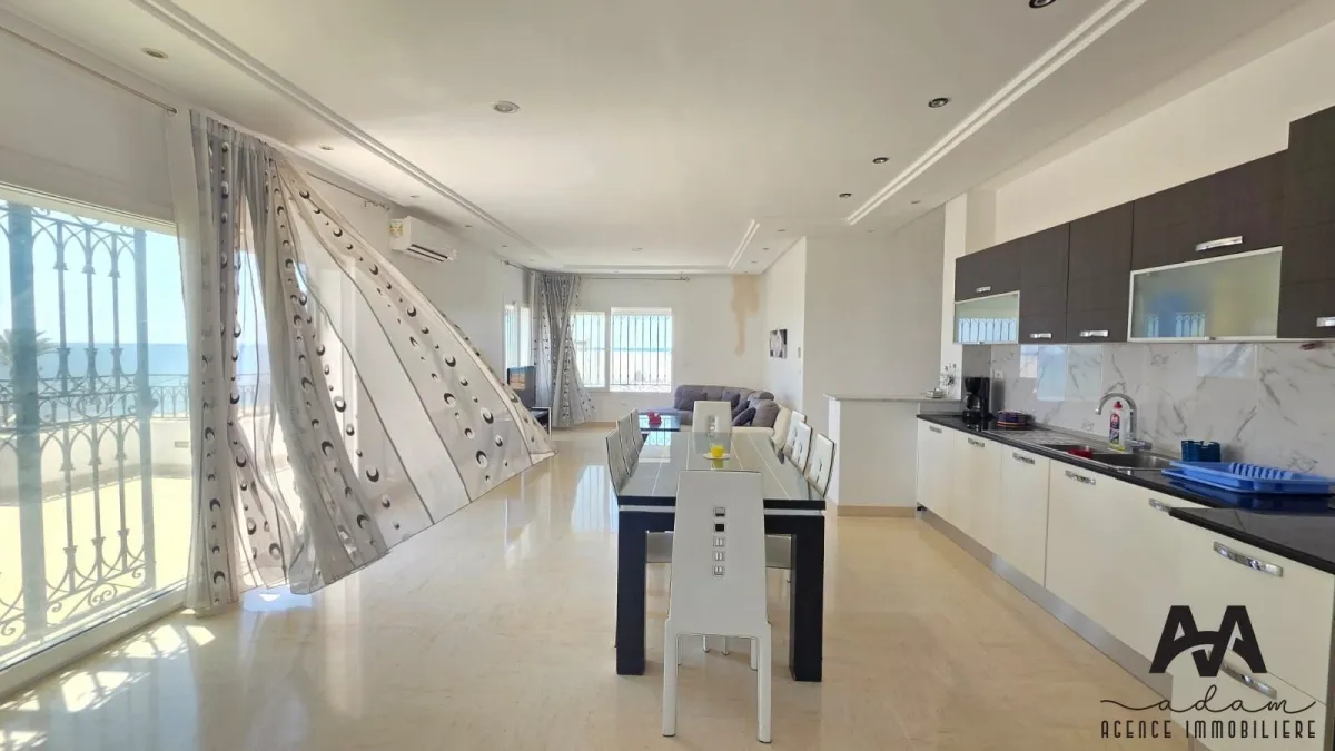 Villa de Style Américain avec Appartement Indépendant et Vue Mer