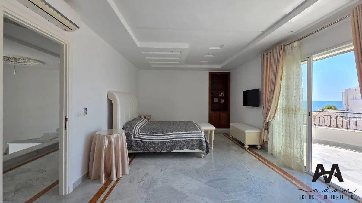 Villa de Style Américain avec Appartement Indépendant et Vue Mer
