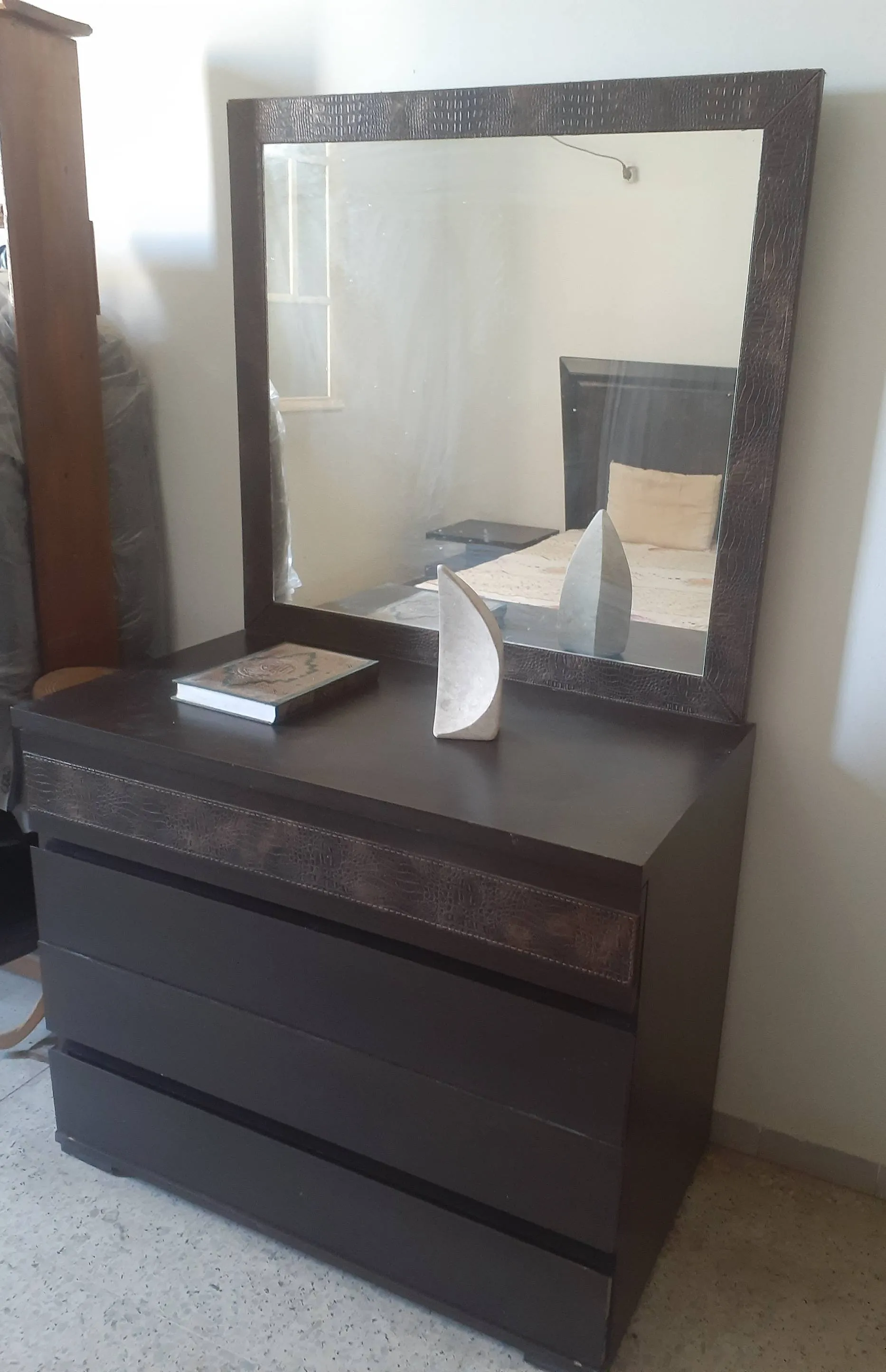 Chambre à coucher et Argentière en verre