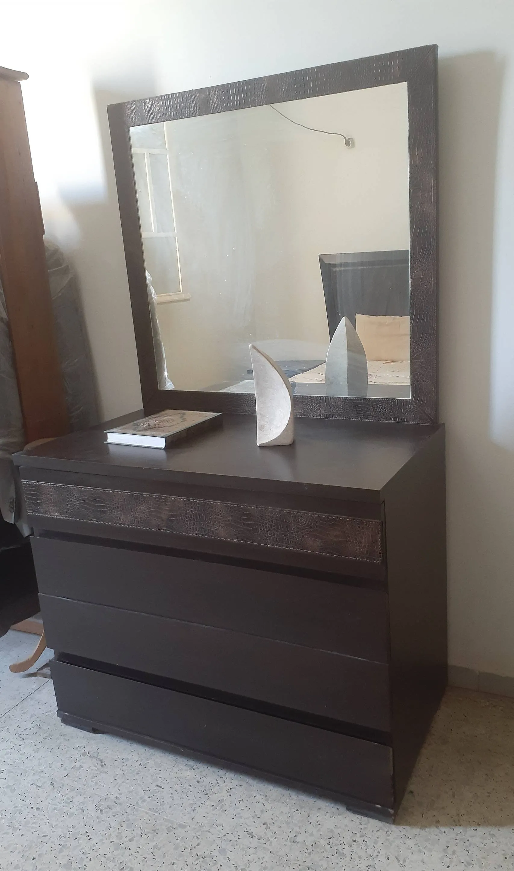 Chambre à coucher et Argentière en verre