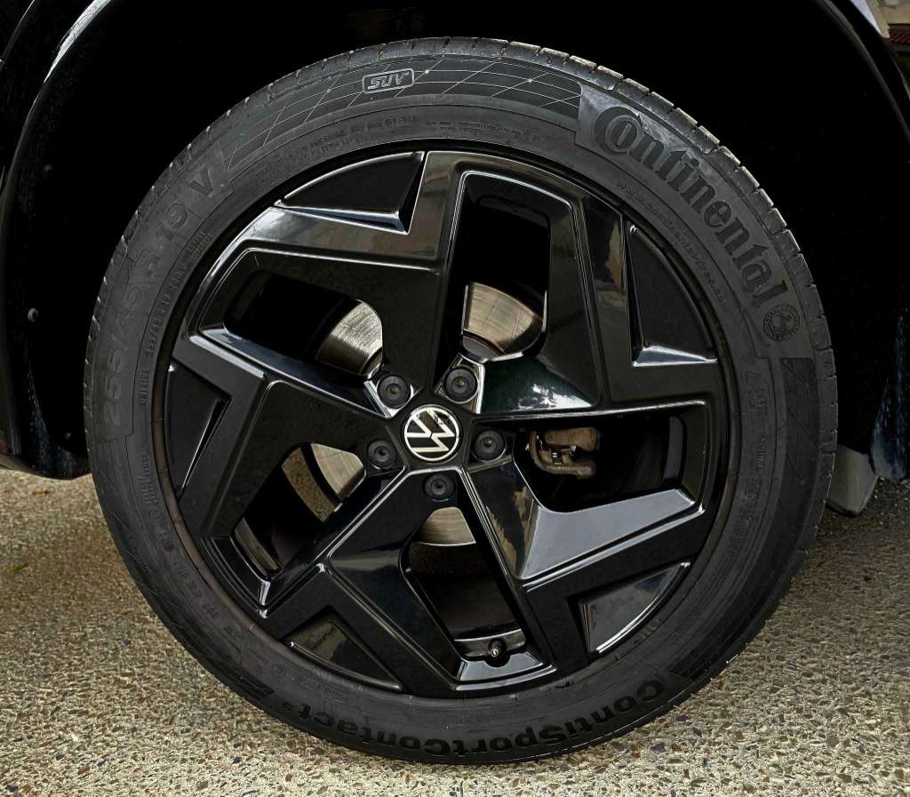 🚘 Volkswagen Tiguan R Line 2024 40.000km 🚘
          🔁 on accepte l échange des voitures
      