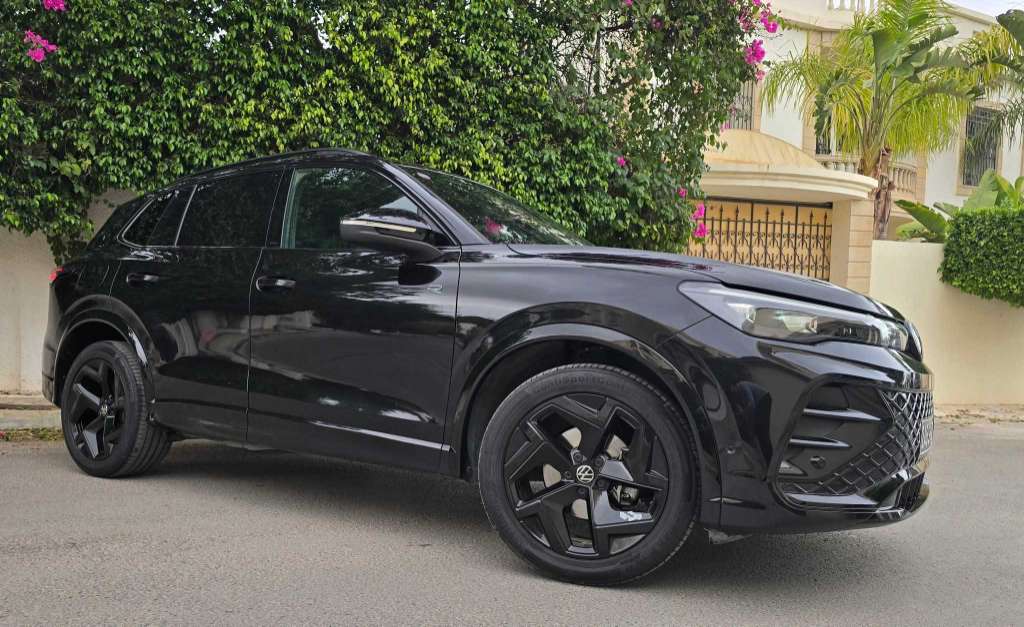 🚘 Volkswagen Tiguan R Line 2024 40.000km 🚘
          🔁 on accepte l échange des voitures
      