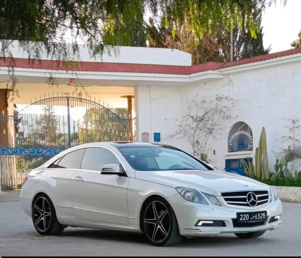 Mercedes-Benz Coupe  E 250 - photo 2