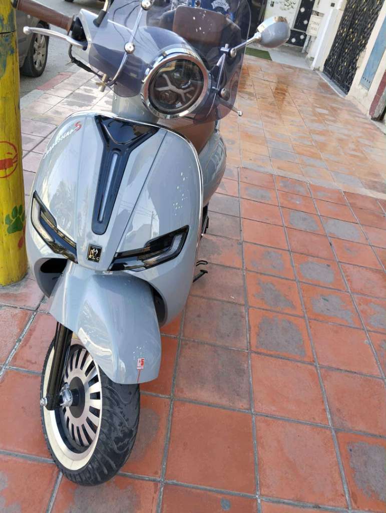 Cappuccino avec carte grise