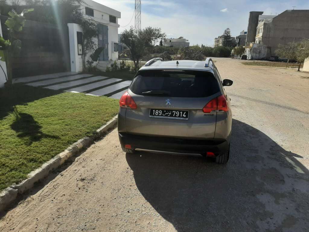 Peugeot 2008 allure ess avec toit panoramique