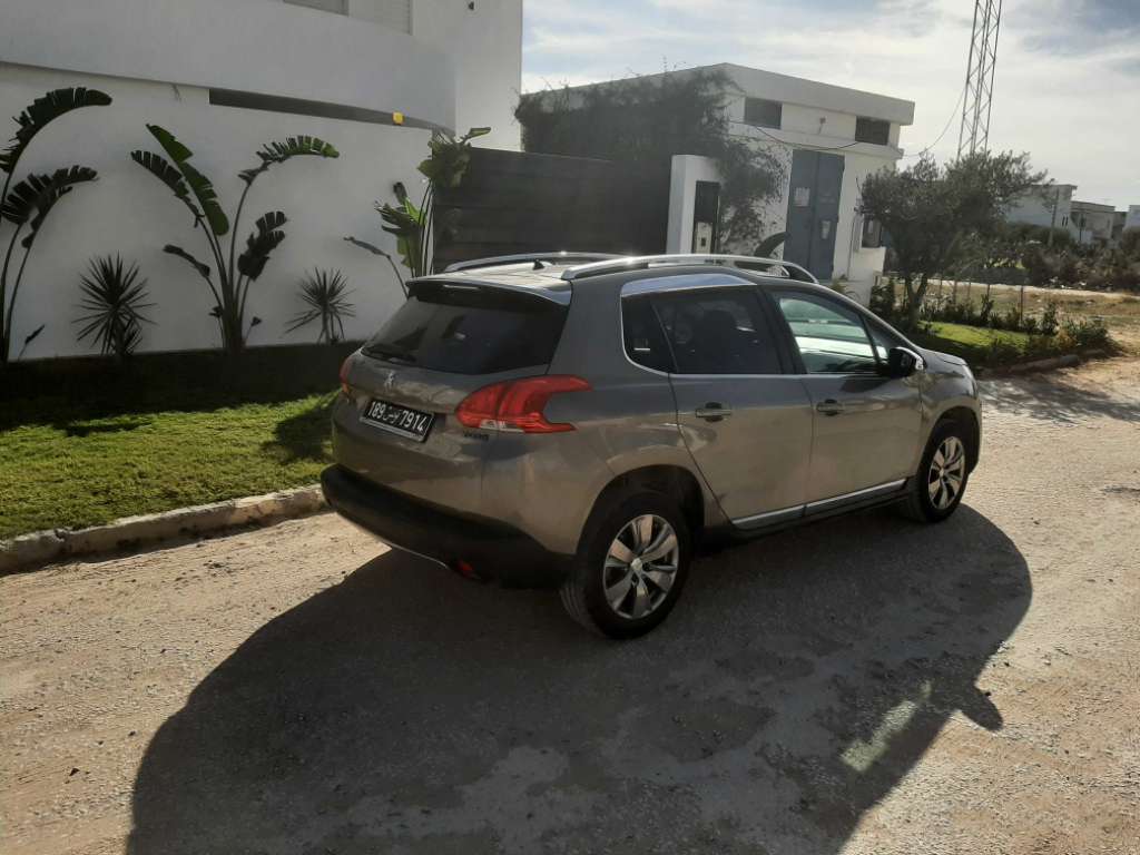 Peugeot 2008 allure ess avec toit panoramique