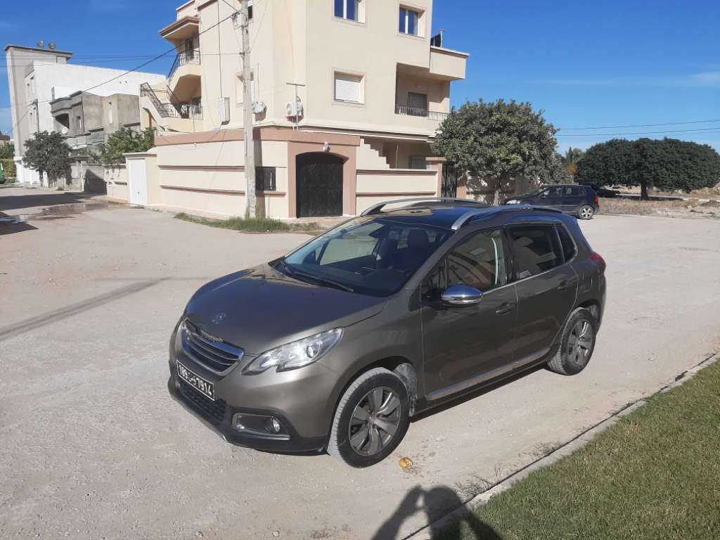 Peugeot 2008 allure ess avec toit panoramique