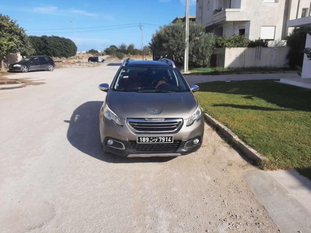 Peugeot 2008 allure ess avec toit panoramique