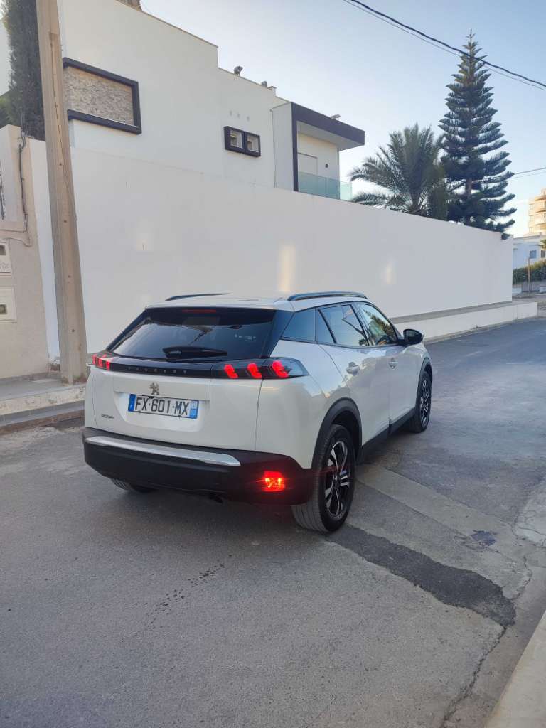 PEUGEOT 2008