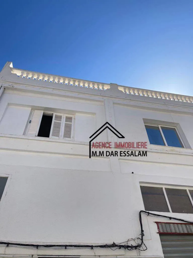 maison avec deux garages à kélibia