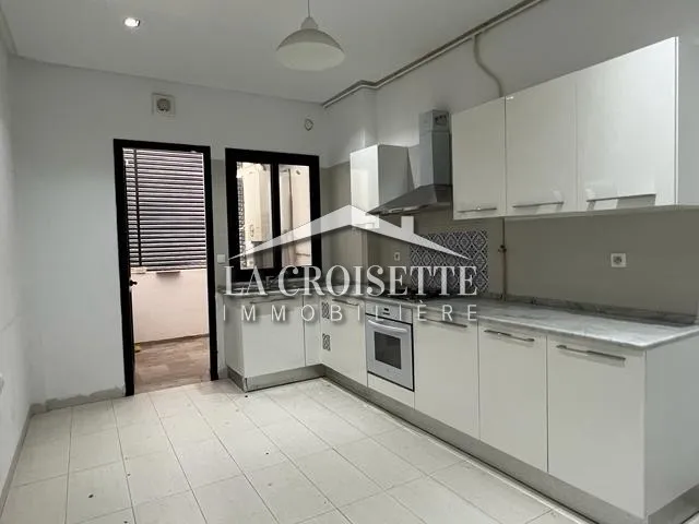 Appartement S+4 avec jardin à louer à La Marsa ZAL1758