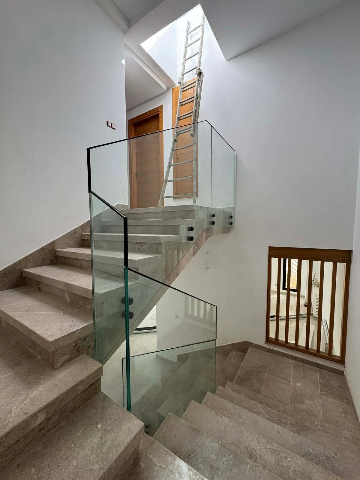  ALouer Une Villa Jamais Habité à Menzah 9C