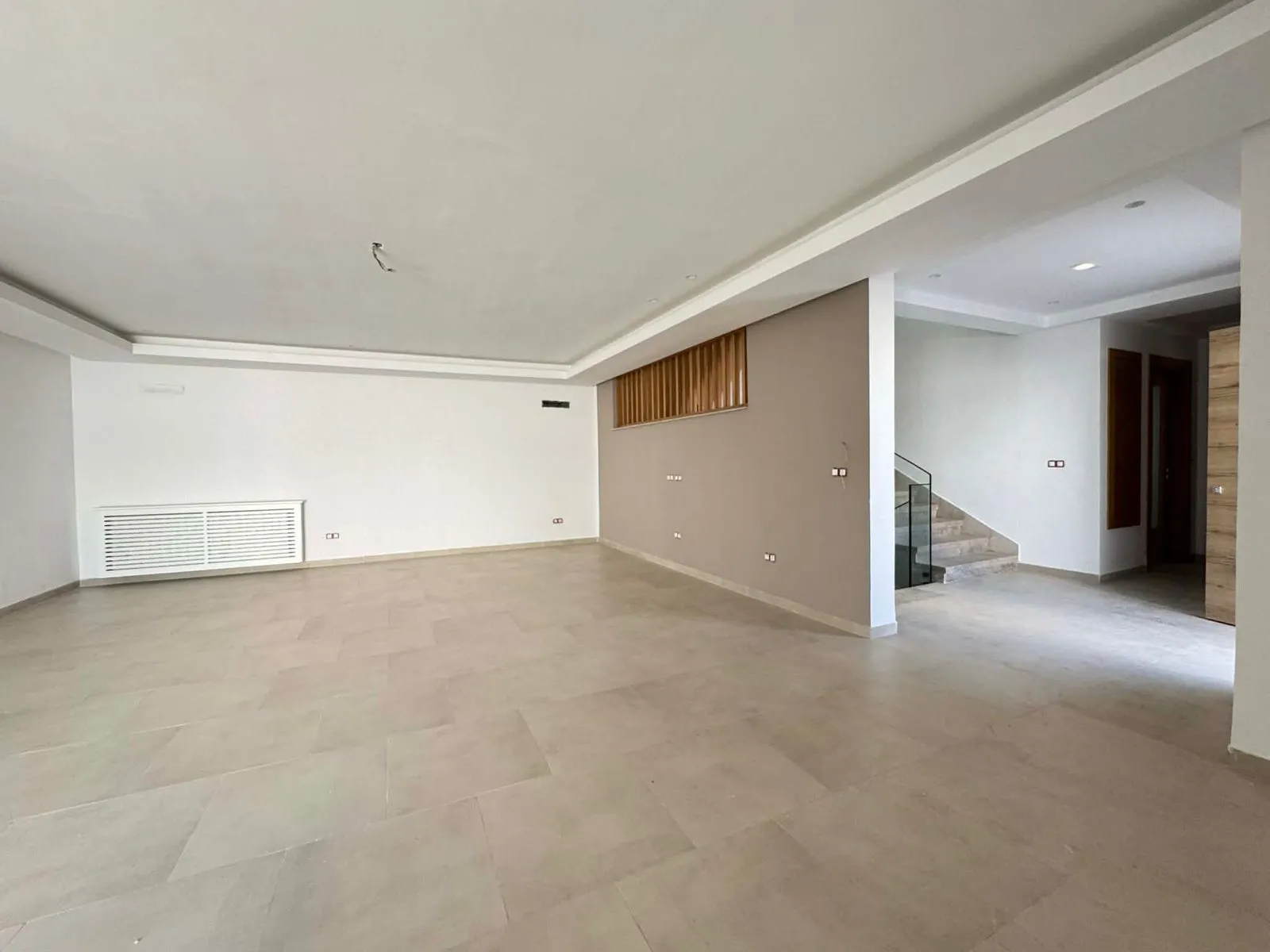  ALouer Une Villa Jamais Habité à Menzah 9C