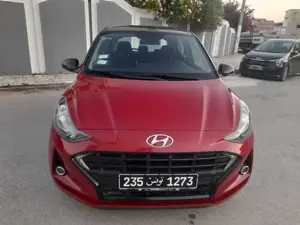 HYUNDAI GRAND I1O PREMIÈRE MAIN EN EXCELLENT ÉTAT 