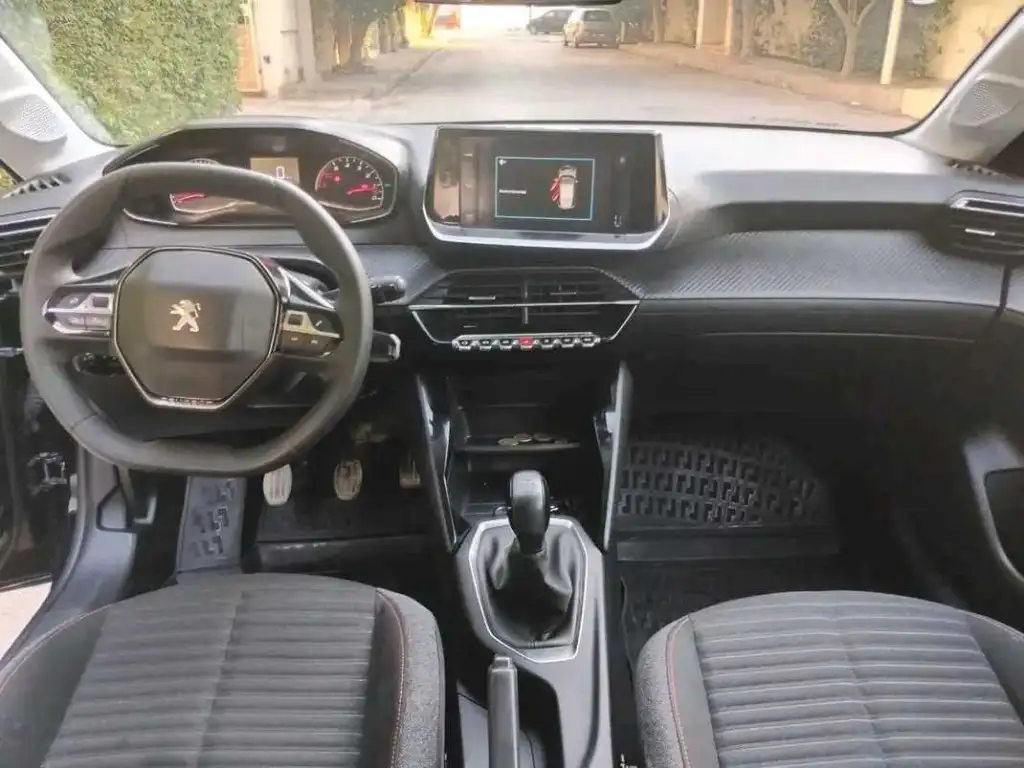 PEUGEOT 20i ACTIVE PACK PREMIÈRE MAIN 