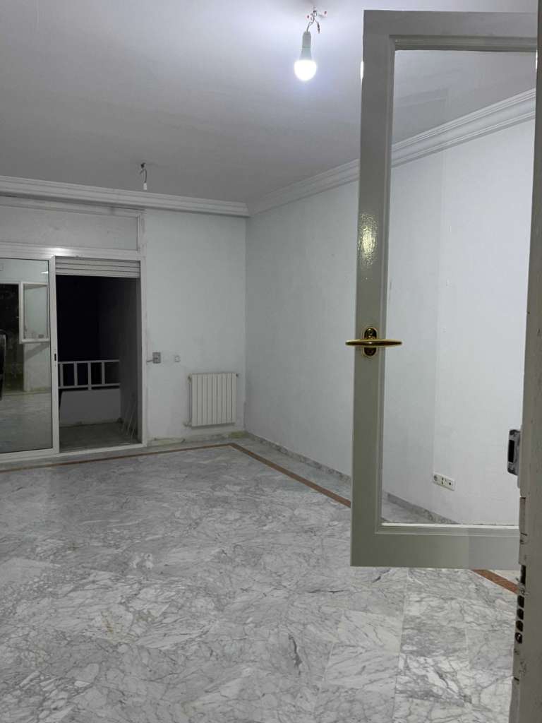 Un bel apt Ennasr 2 