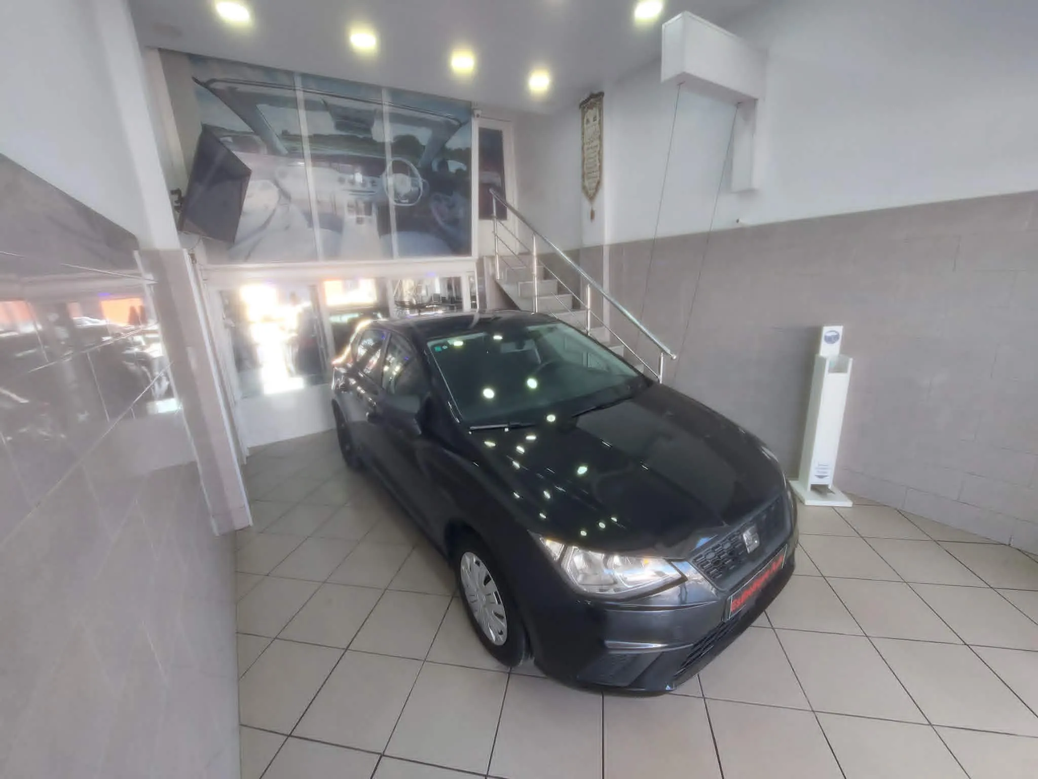 Seat Ibiza -2021 - Tel 98479647