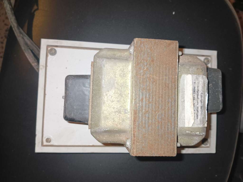 Transformateure 220 - 12 v la marque le grand