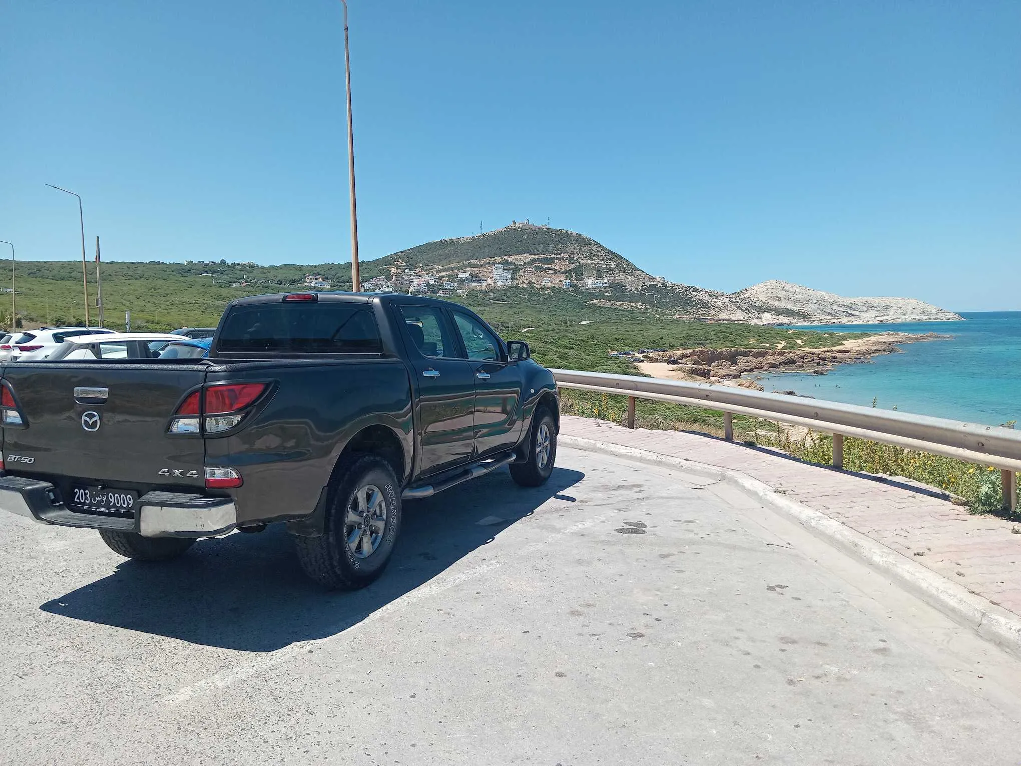 A ventre voiture 4x4 Mazda BT50 boite 6