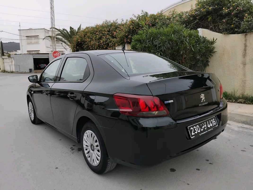 PEUGEOT 301 ACCESS PREMIÈRE MAIN 