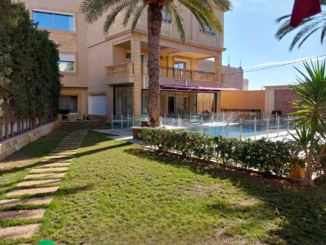 Villa  Prestigieuse à zone touristique Sousse