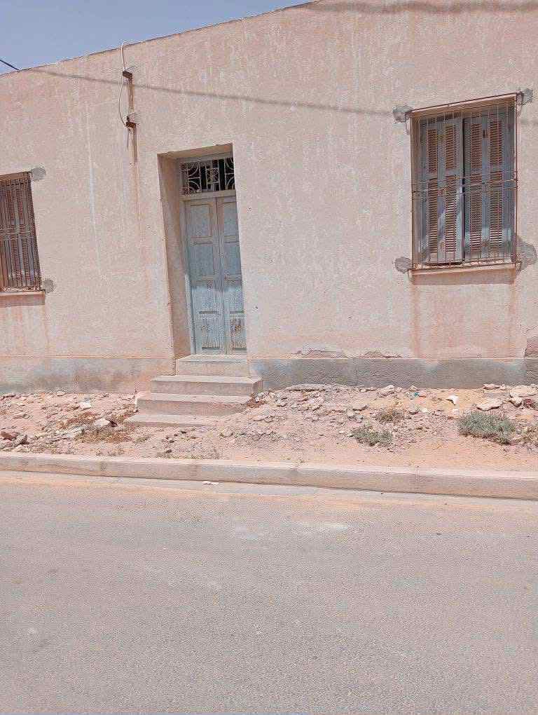 مشروع استثماري للبيع في محرس من ولاية صفاقس دار عربي في قلب البلاد 