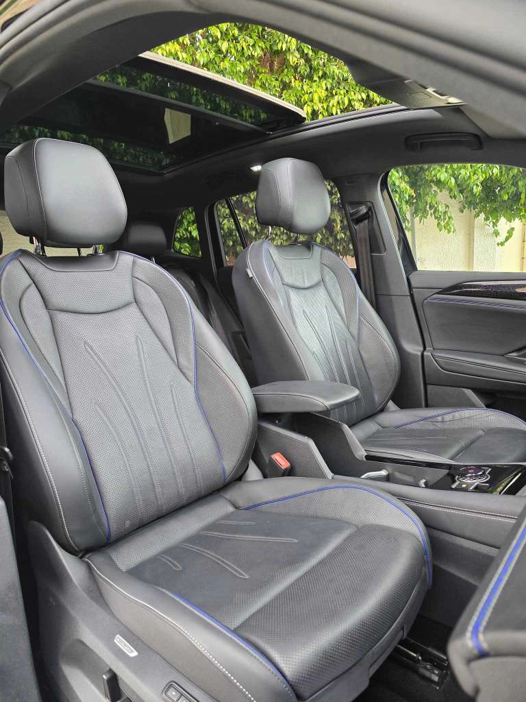 🚘 Volkswagen Tiguan R Line 2024 40.000km 🚘
          🔁 on accepte l échange des voitures
  