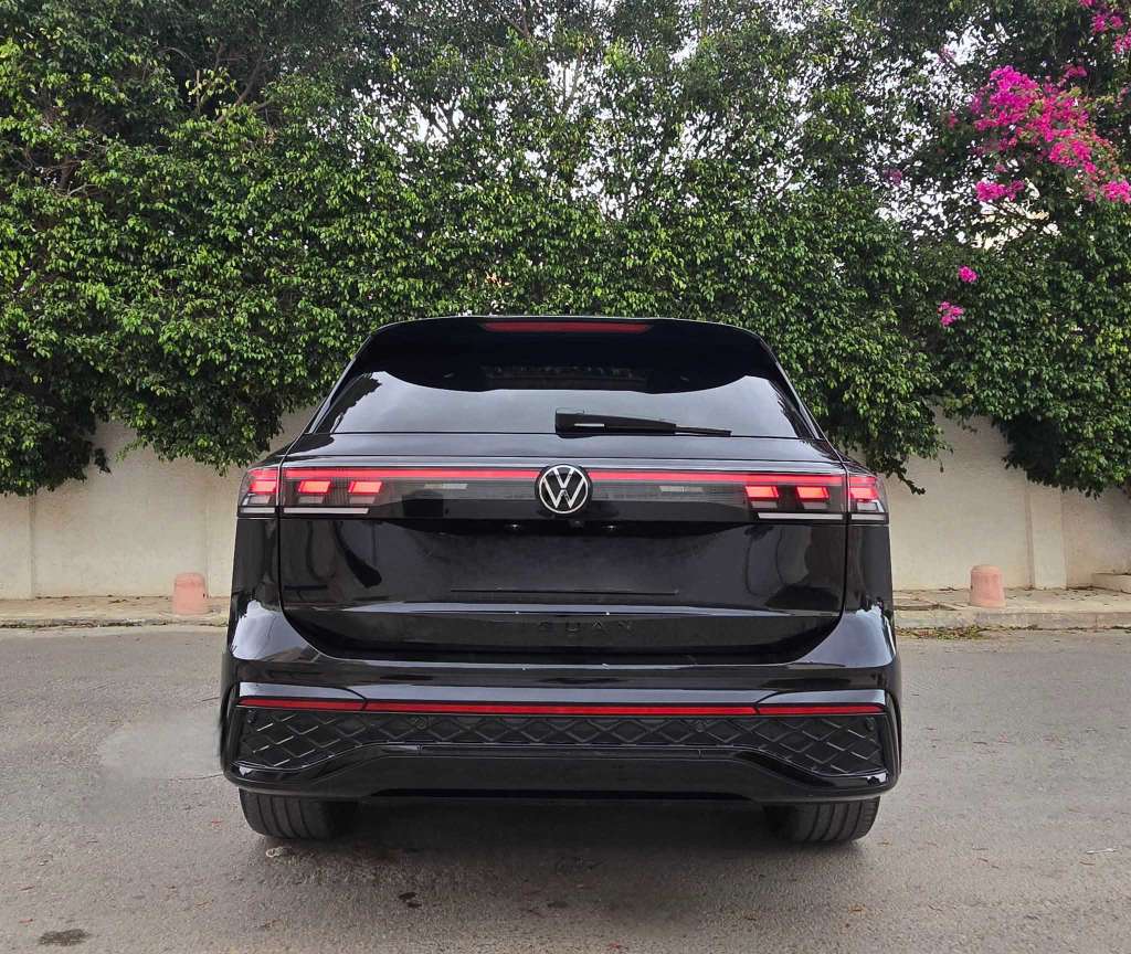 🚘 Volkswagen Tiguan R Line 2024 40.000km 🚘
          🔁 on accepte l échange des voitures
  