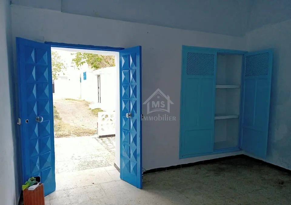 Une maison arabe avec garage à vendre à Hammamet 51355351