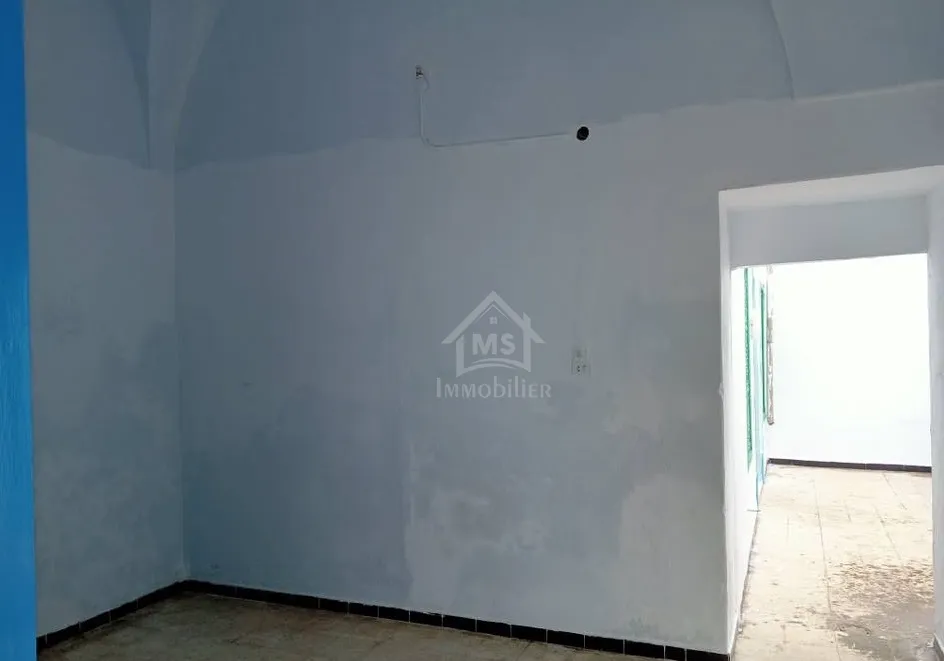 Une maison arabe avec garage à vendre à Hammamet 51355351