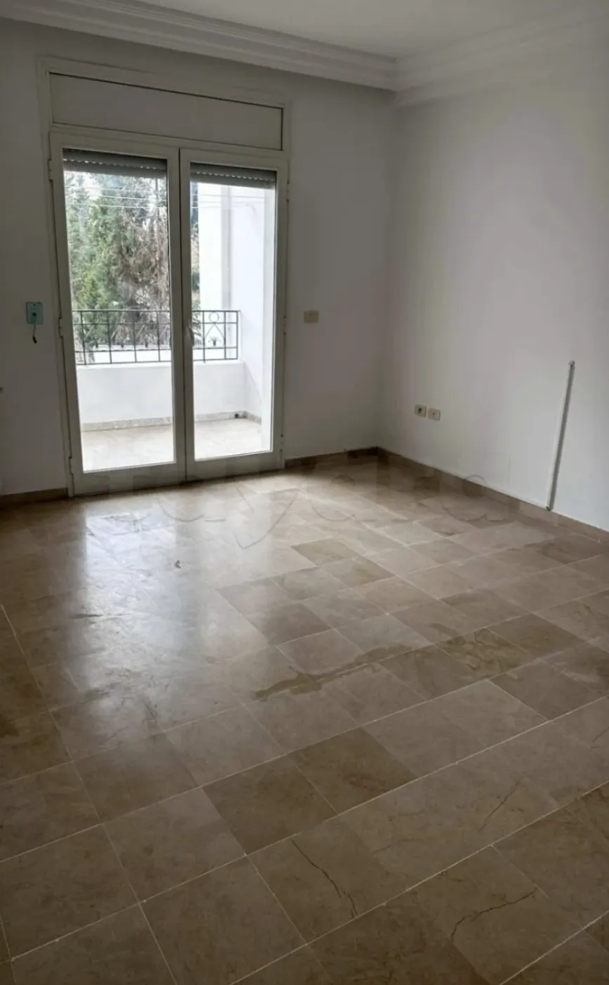 Location S2 vide à Jardin D'El Menzah 1
