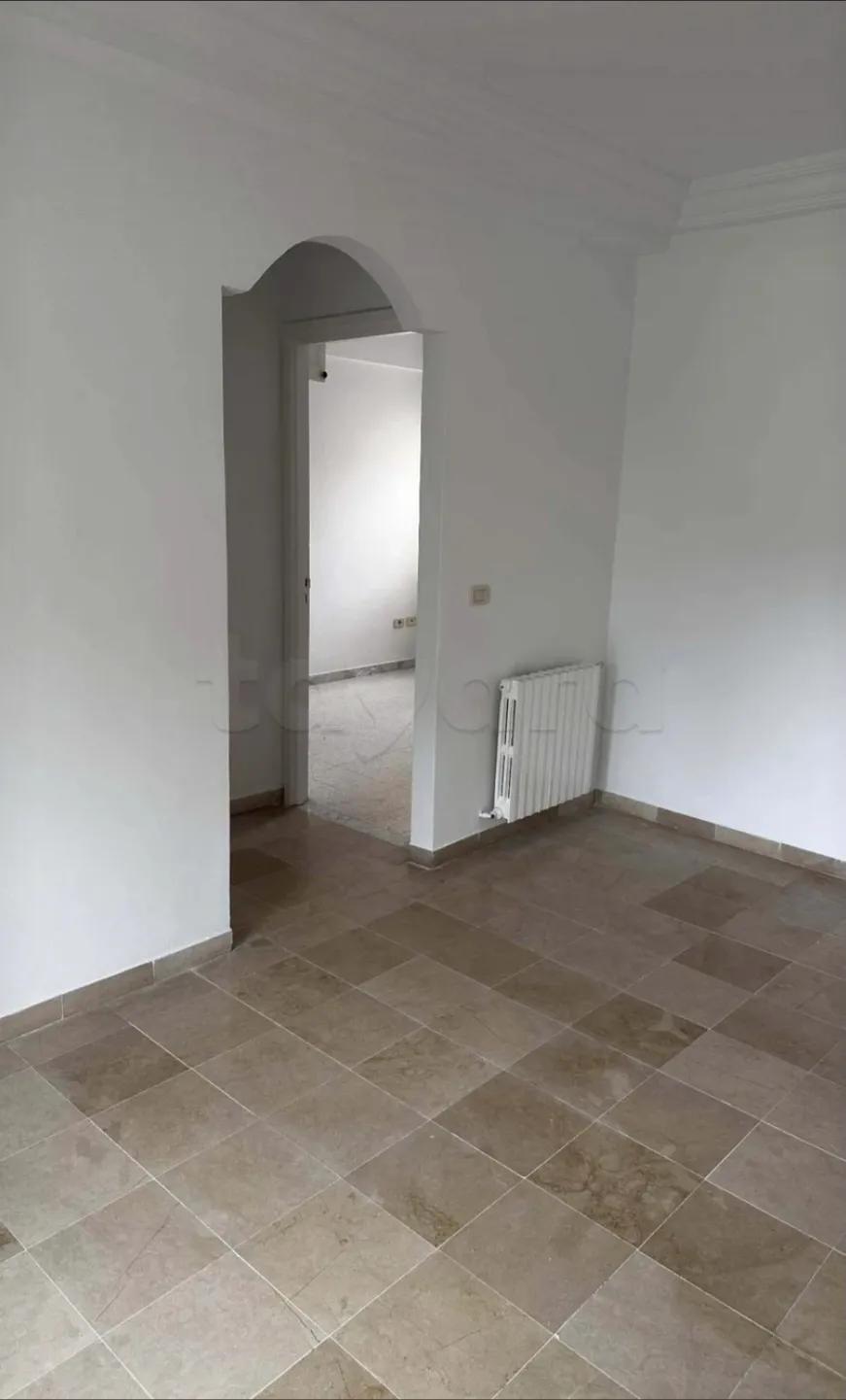Location S2 vide à Jardin D'El Menzah 1