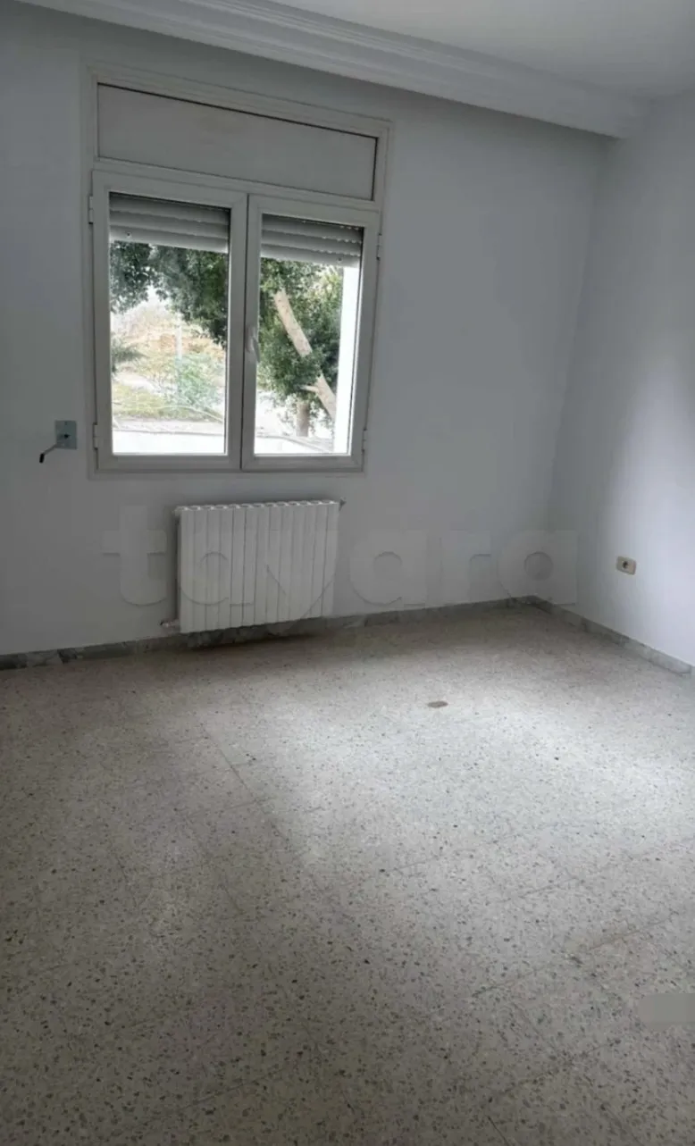 Location S2 vide à Jardin D'El Menzah 1