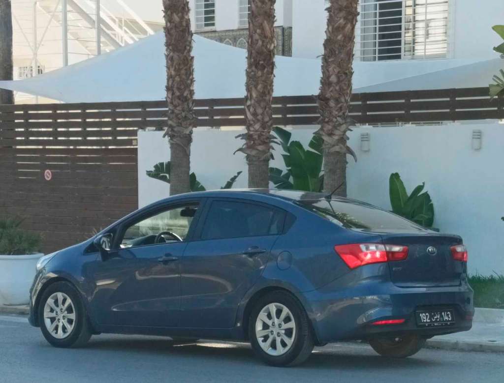 🚘 KIA RIO