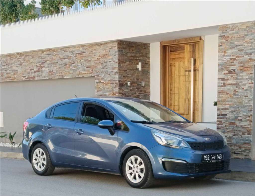 🚘 KIA RIO