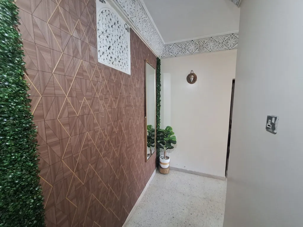 À vendre – Rez-de-chaussée 286 m² à Mourouj 1, proche mosquée – S+3, jardin, terrasse, garage – Compteurs séparés