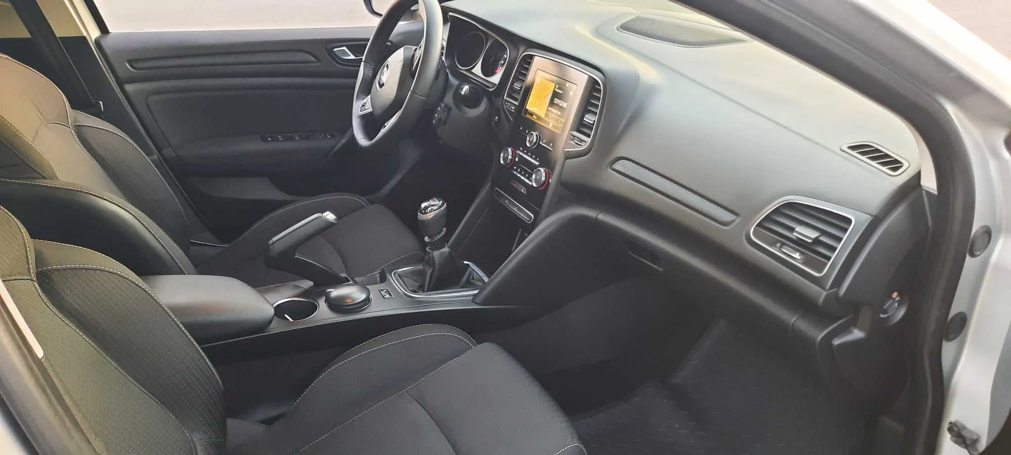 Megane 4 essence etat neuve 2021 Tl:28431642