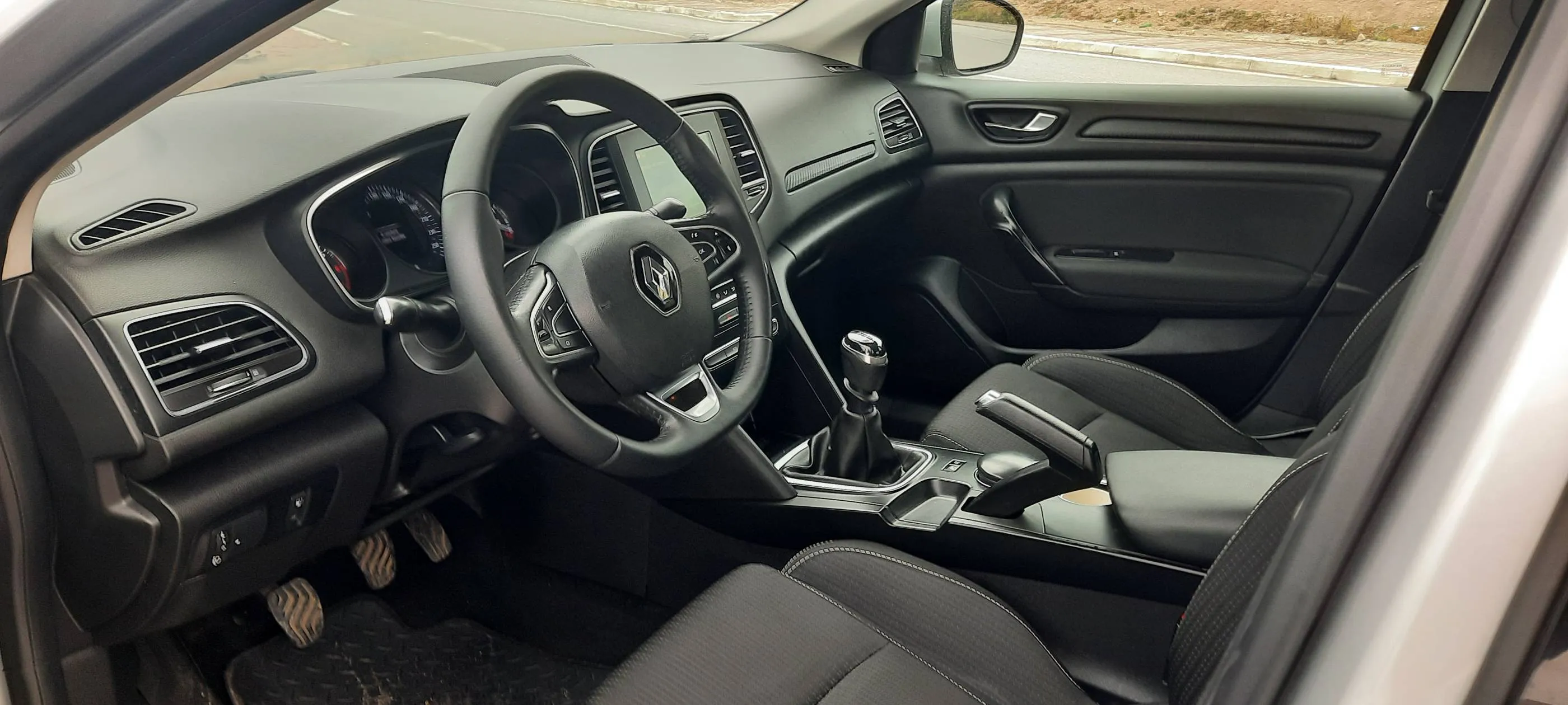 Megane 4 essence etat neuve 2021 Tl:28431642