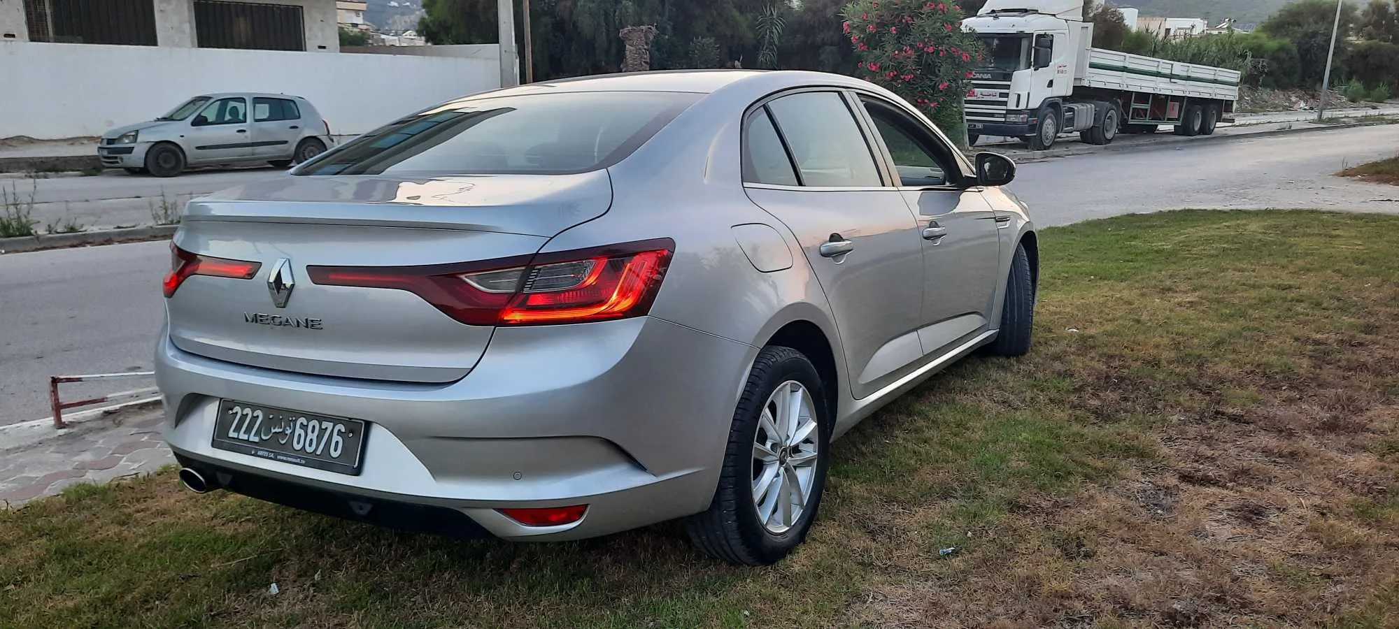 Megane 4 essence etat neuve 2021 Tl:28431642