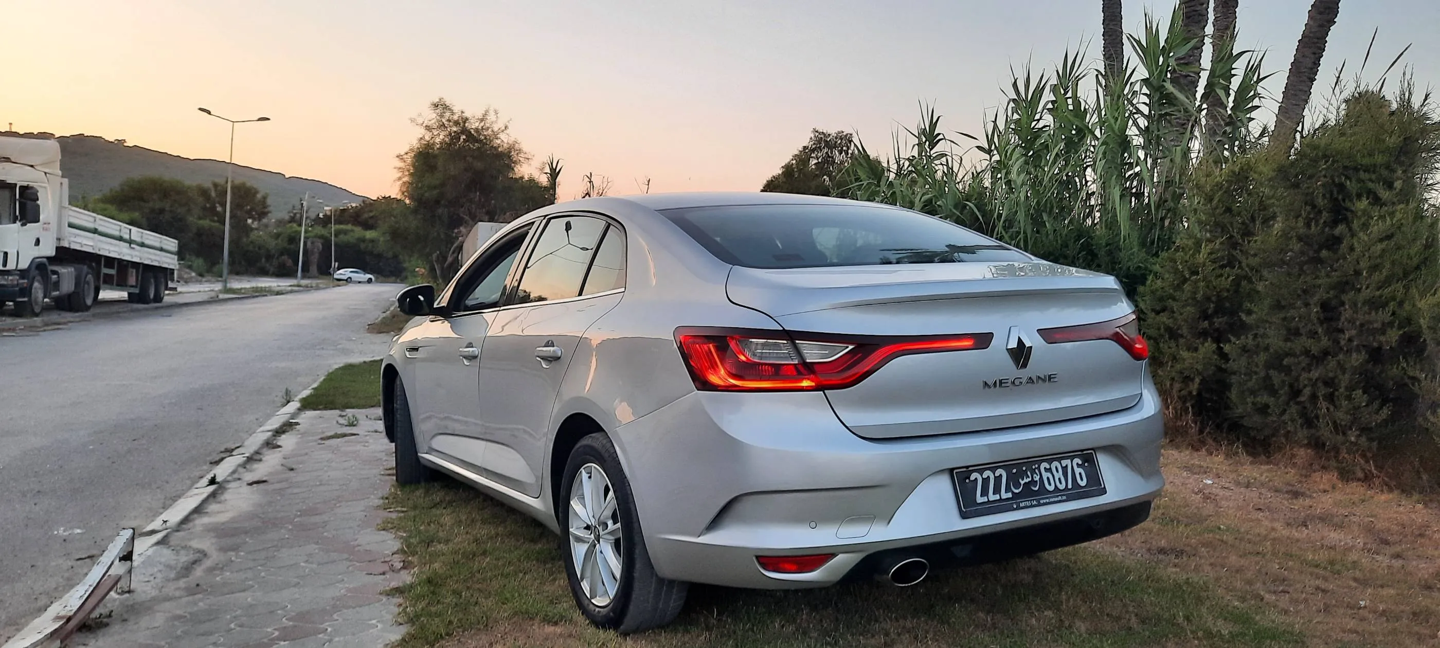 Megane 4 essence etat neuve 2021 Tl:28431642