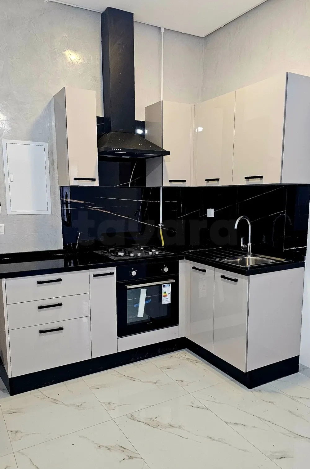 un appartement s+1 haut standing au rdc a louer a jinen ennacer derriére clinique