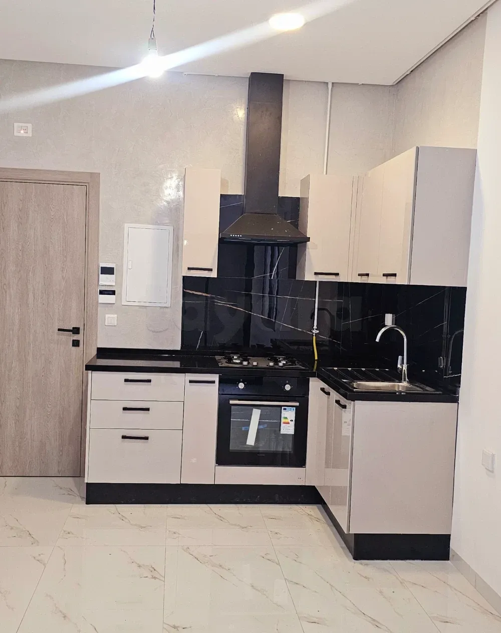 un appartement s+1 haut standing au rdc a louer a jinen ennacer derriére clinique