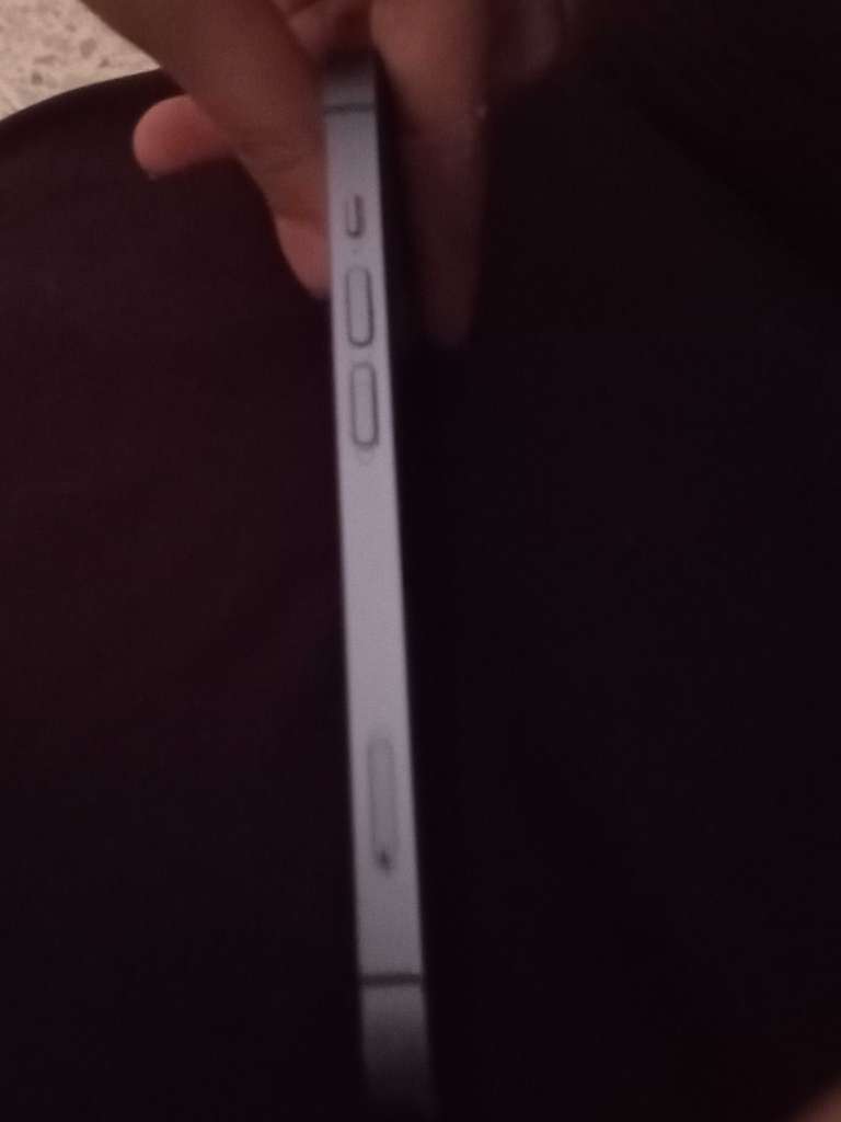 iPhone 14 batterie 93 128gb haja ndhifa